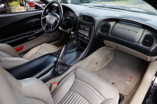 2001 Chevrolet Corvette 2dr Convertible - 23046070 - 12