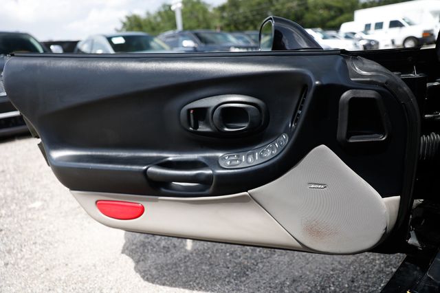 2001 Chevrolet Corvette 2dr Convertible - 23046070 - 33