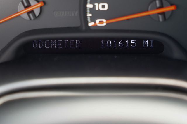 2001 Chevrolet Corvette 2dr Convertible - 23046070 - 38