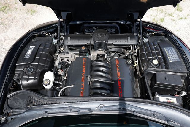 2001 Chevrolet Corvette 2dr Convertible - 23046070 - 40