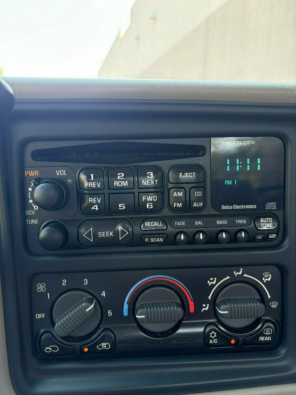 2001 Chevrolet Silverado 1500 Reg Cab 133.0" WB LS - 23079131 - 18