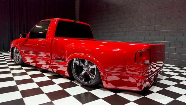 2001 Chevrolet S-10 LS 2dr Standard Cab 2WD SB - 22922678 - 19