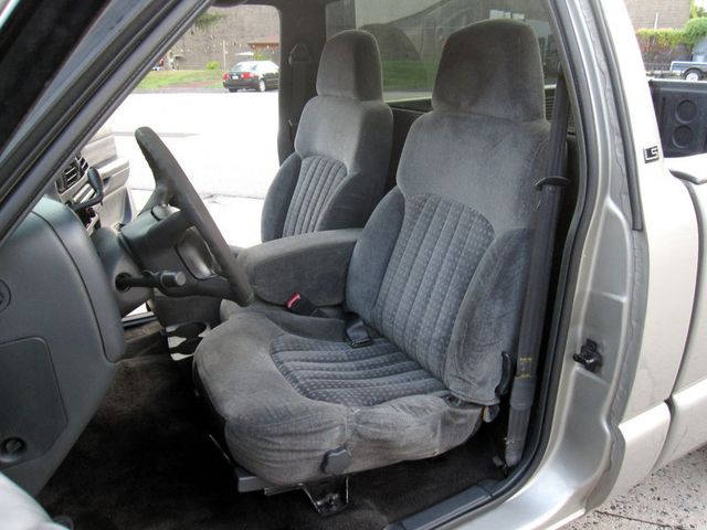 2001 Chevrolet S-10 Reg Cab 118" WB - 22915806 - 16