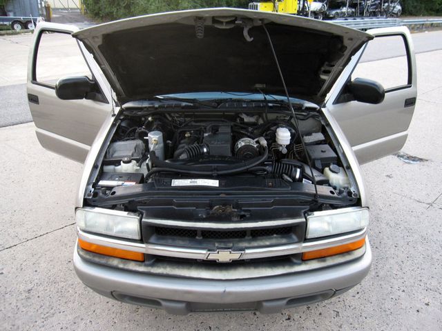 2001 Chevrolet S-10 Reg Cab 118" WB - 22915806 - 23