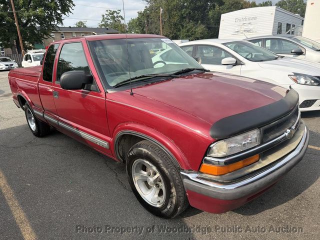 2001 Chevrolet S-10 Pickup LS - 23067961 - 1