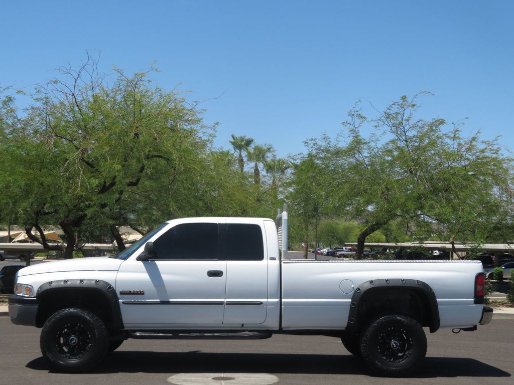 2001 Dodge Ram SLT photo 2