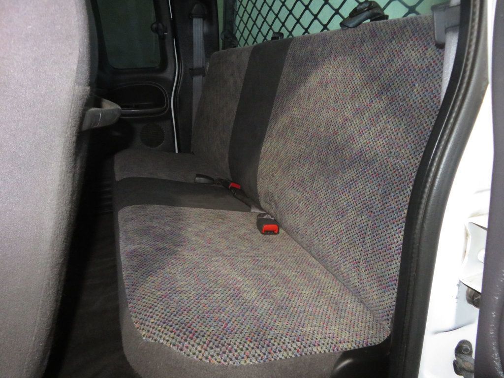 2001 Dodge Ram SLT photo 21