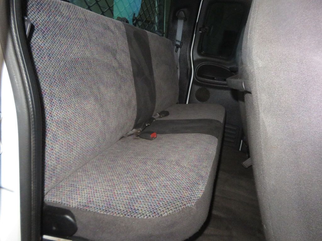 2001 Dodge Ram SLT photo 24