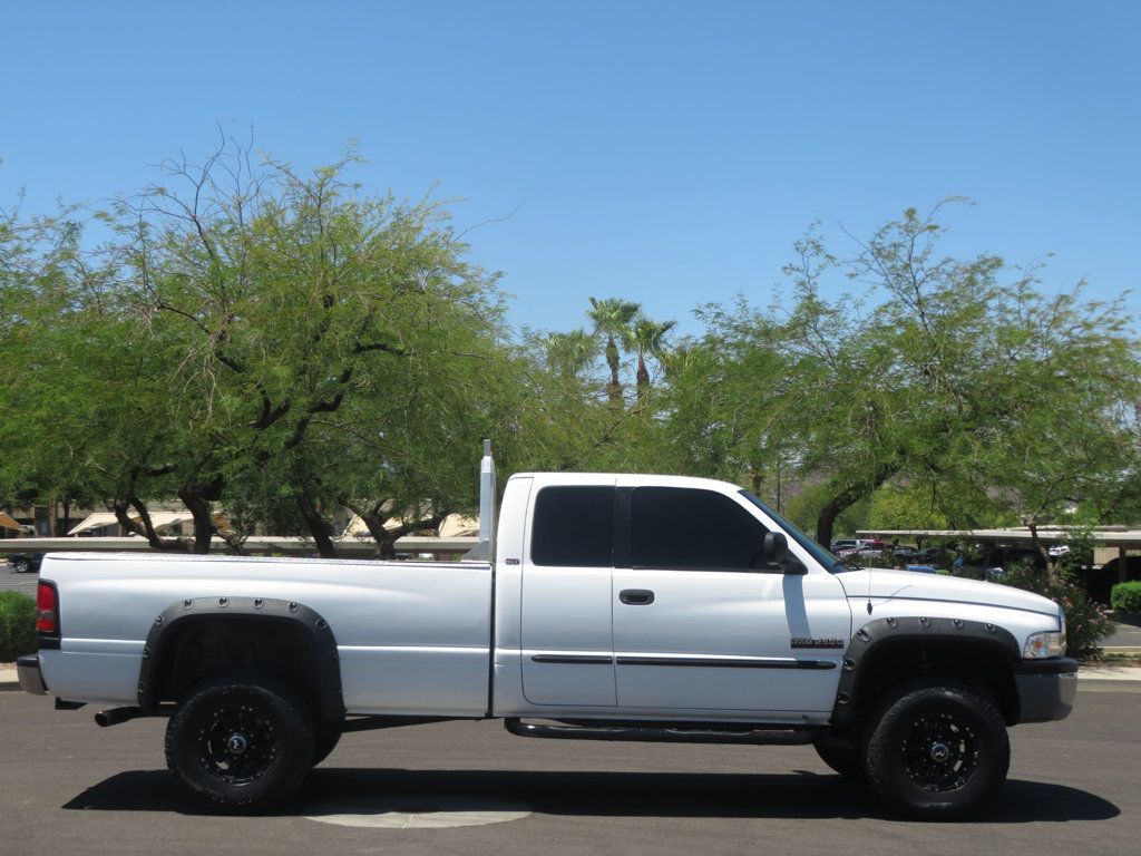 2001 Dodge Ram SLT photo 3