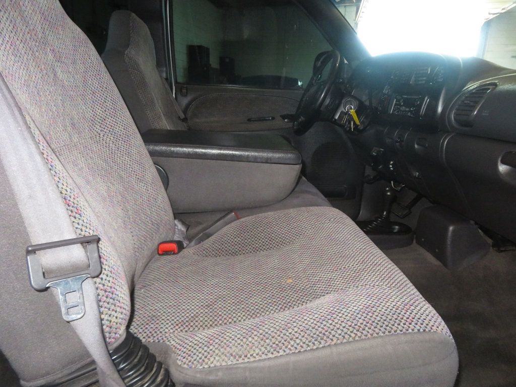 2001 Dodge Ram SLT photo 30