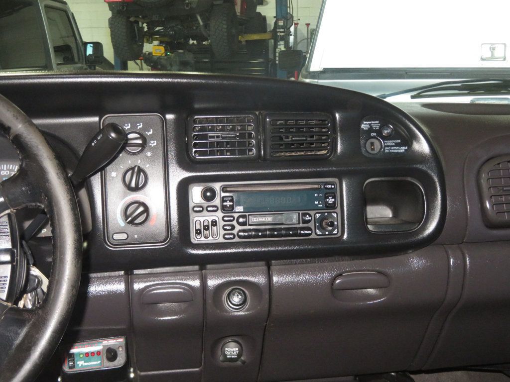 2001 Dodge Ram SLT photo 33
