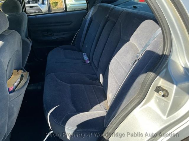 2001 Ford Crown Victoria 4dr Sedan LX - 22935257 - 9