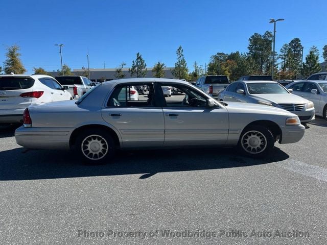 2001 Ford Crown Victoria 4dr Sedan LX - 22935257 - 2