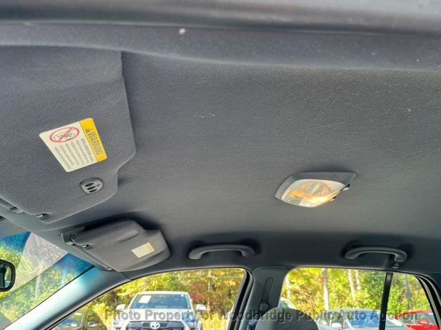 2001 Ford Crown Victoria 4dr Sedan LX - 22935257 - 6