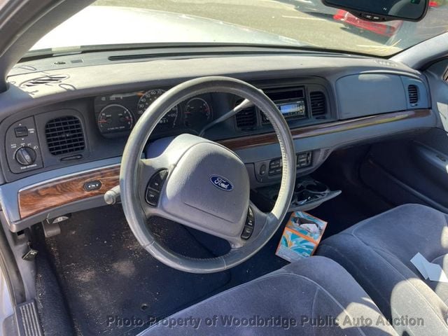 2001 Ford Crown Victoria 4dr Sedan LX - 22935257 - 7
