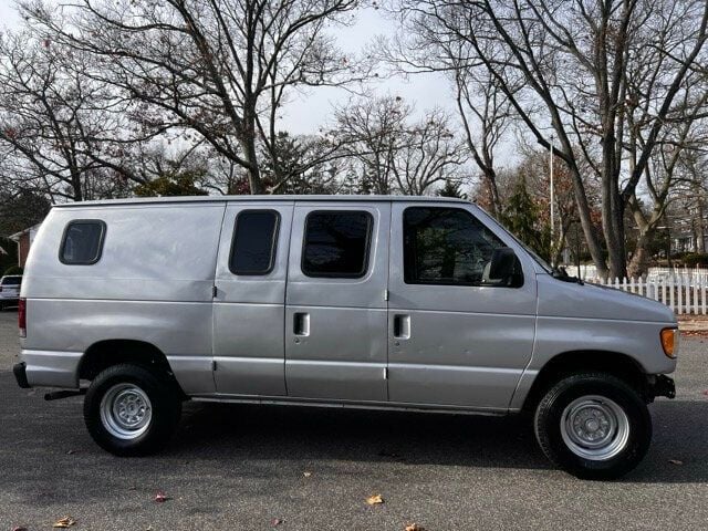 2001 Ford E250 Econoline Passenger Van - 22697963 - 3