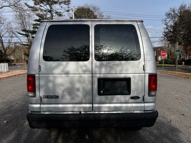 2001 Ford E250 Econoline Passenger Van - 22697963 - 5