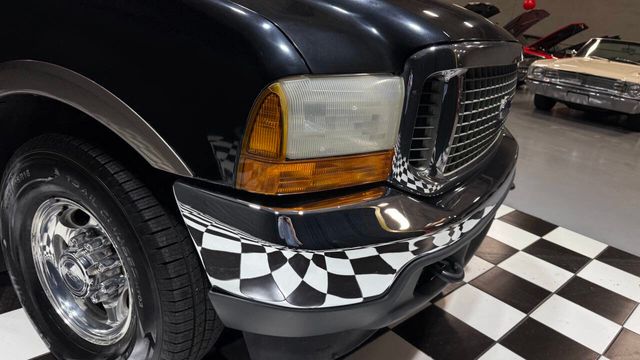 2001 Ford Excursion 137" WB Limited - 22957528 - 26