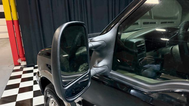 2001 Ford Excursion 137" WB Limited - 22957528 - 27