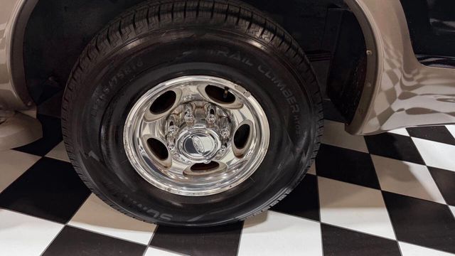 2001 Ford Excursion 137" WB Limited - 22957528 - 32