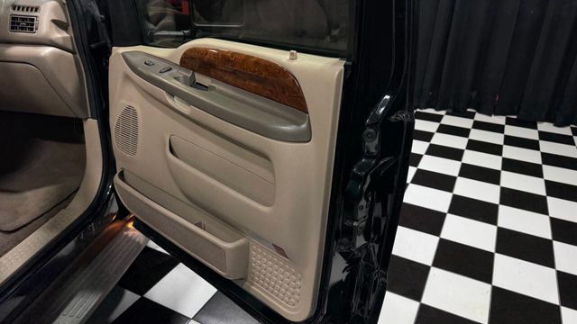 2001 Ford Excursion 137" WB Limited - 22957528 - 42