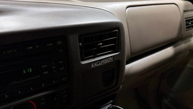 2001 Ford Excursion 137" WB Limited - 22957528 - 54