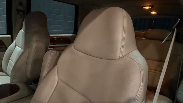 2001 Ford Excursion 137" WB Limited - 22957528 - 66