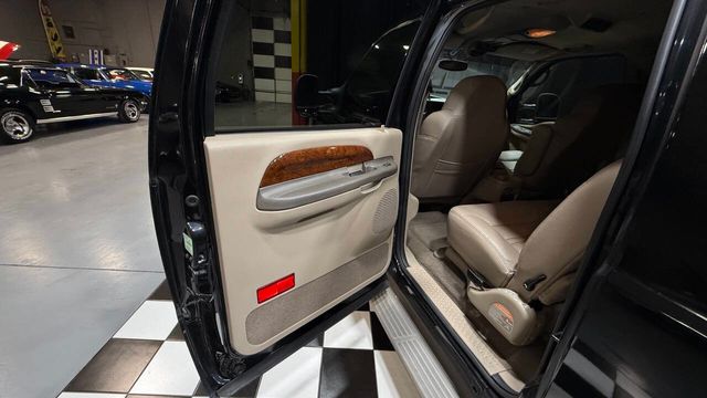 2001 Ford Excursion 137" WB Limited - 22957528 - 82