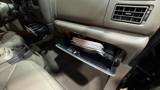 2001 Ford Excursion 137" WB Limited - 22957528 - 84