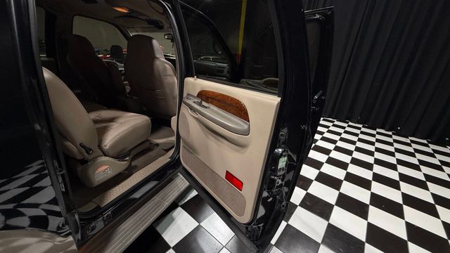 2001 Ford Excursion 137" WB Limited - 22957528 - 92