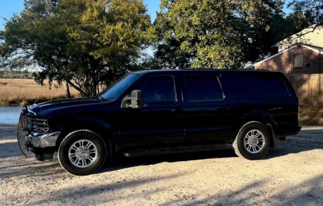 2001 Ford Excursion 137" WB Limited - 23021437 - 2