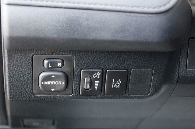 2001 Ford Explorer 4dr 112" WB Limited AWD - 23015945 - 30