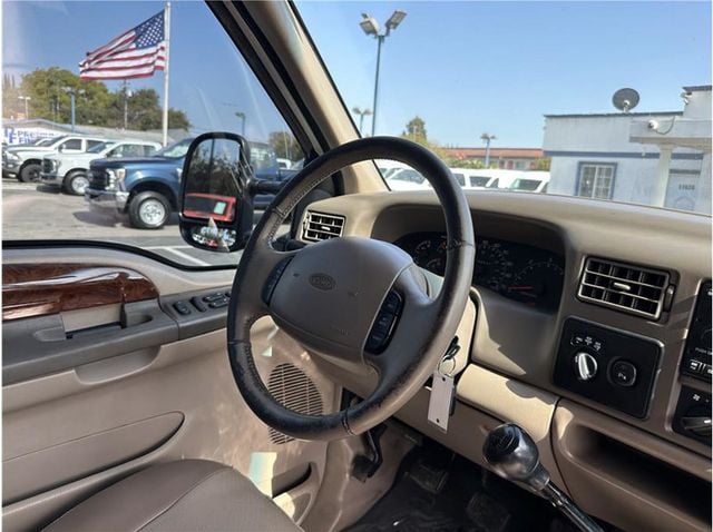 2001 Ford F350 Super Duty Crew Cab LARIAT 4X4 5SPEED MANUAL TRANS 6.8L GAS CLEAN - 22461294 - 26