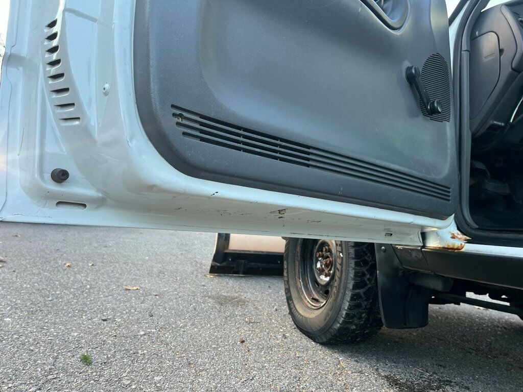 2001 Ford Ranger 4.0L Regular Cab Long bed 4x4 with Myers snow Plow - 22947561 - 15