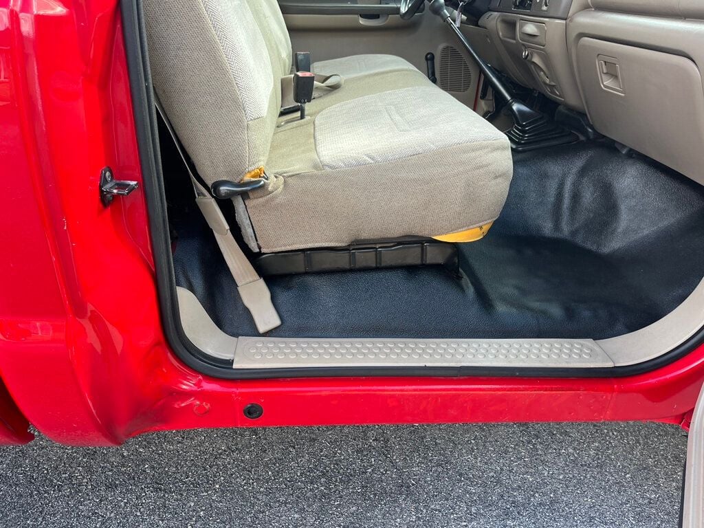 2001 Ford Super Duty F-250 Regular Cab Long Bed 4x4 7.3L Powerstroke Diesel 6-speed Manual  - 22999385 - 98