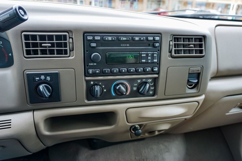 2001 Ford F-350 Lariat photo 12