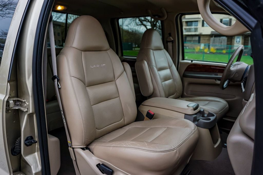 2001 Ford F-350 Lariat photo 28