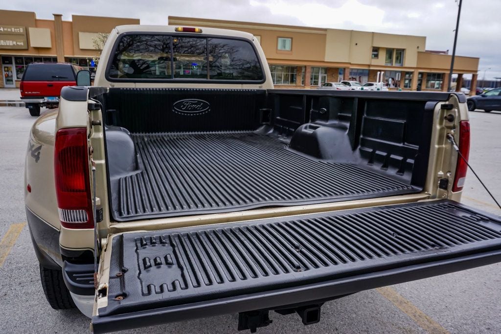 2001 Ford F-350 Lariat photo 30
