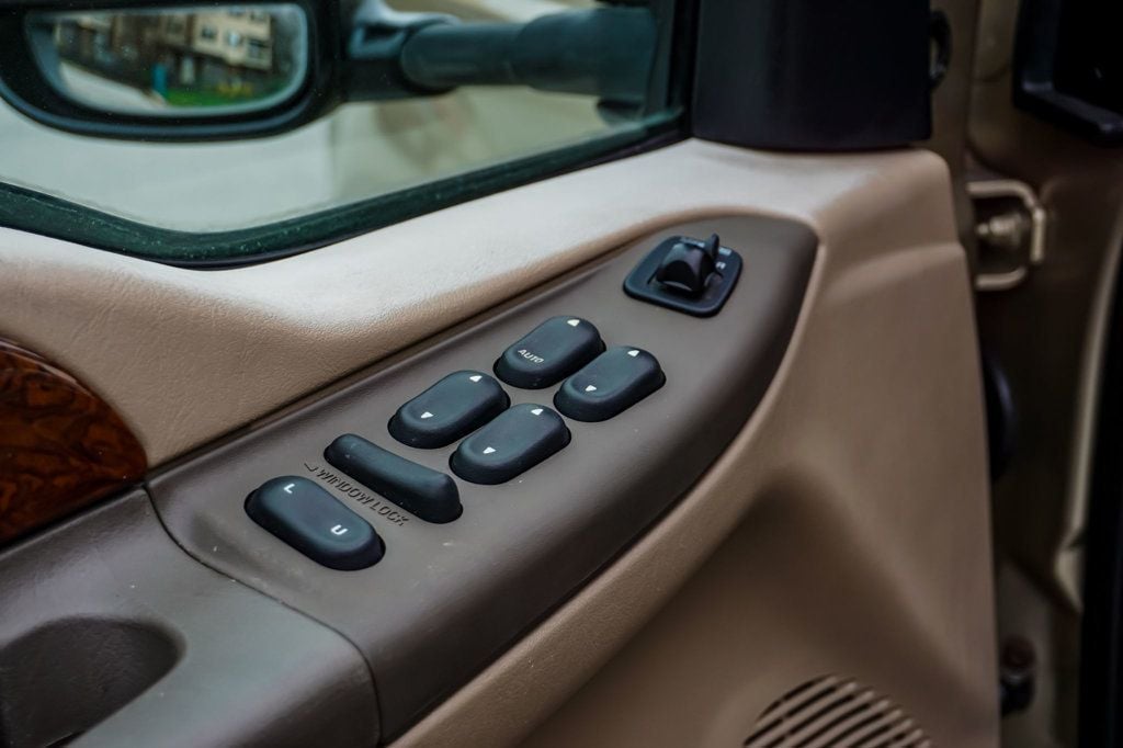 2001 Ford F-350 Lariat photo 40
