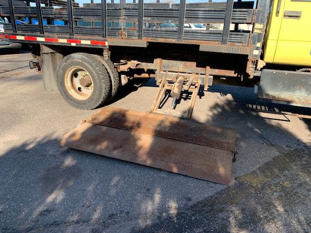 2001 GMC C6500 STAKE BODY 15 FT FLATBED NON CDL WITH LIFTGATE LOW MILES - 21866755 - 16