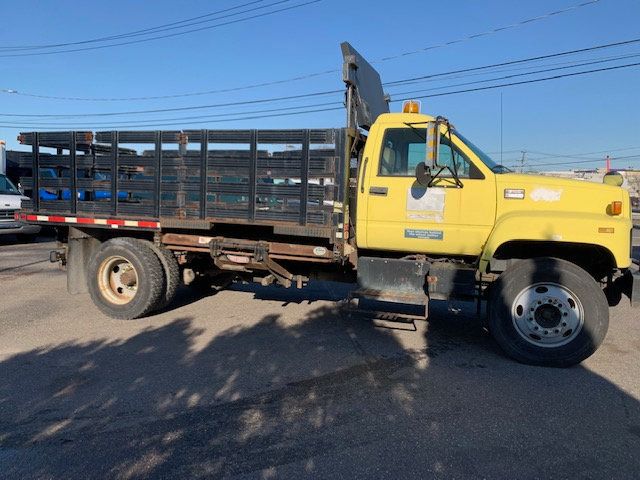 2001 GMC C6500 STAKE BODY 15 FT FLATBED NON CDL WITH LIFTGATE LOW MILES - 21866755 - 1