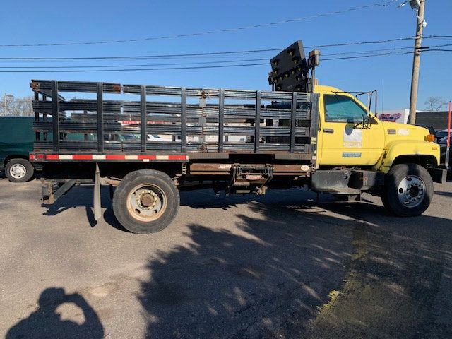 2001 GMC C6500 STAKE BODY 15 FT FLATBED NON CDL WITH LIFTGATE LOW MILES - 21866755 - 2