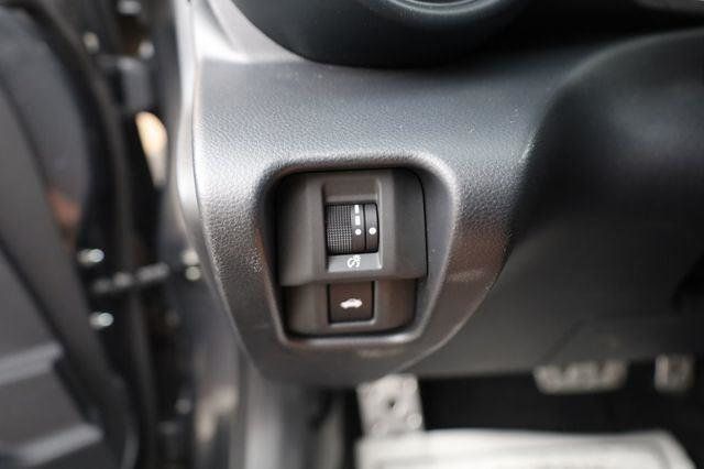 2001 GMC Safari Passenger Ext 111" WB RWD - 23015944 - 27