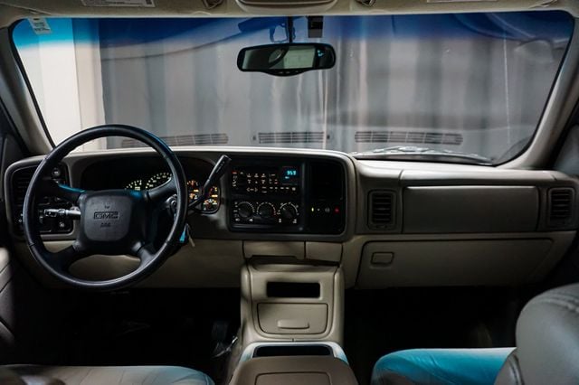 2001 GMC Yukon XL *Yukon XL SLT* *4WD* *5.3L V8* *Rear Barn Doors* - 23019839 - 9