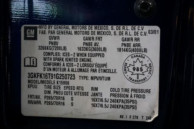 2001 GMC Yukon XL *Yukon XL SLT* *4WD* *5.3L V8* *Rear Barn Doors* - 23019839 - 18