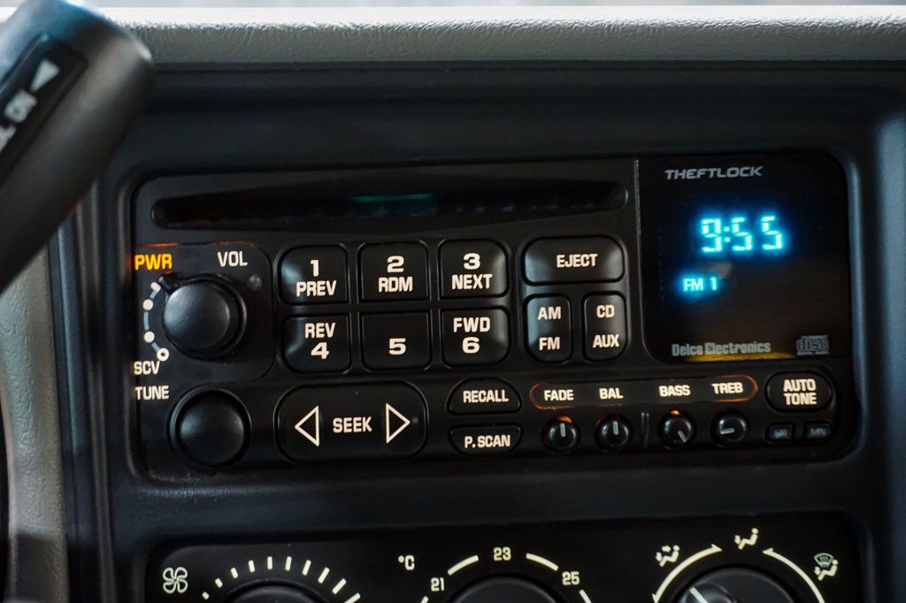 2001 GMC Yukon XL *Yukon XL SLT* *4WD* *5.3L V8* *Rear Barn Doors* - 23019839 - 19