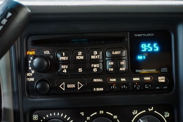 2001 GMC Yukon XL *Yukon XL SLT* *4WD* *5.3L V8* *Rear Barn Doors* - 23019839 - 19