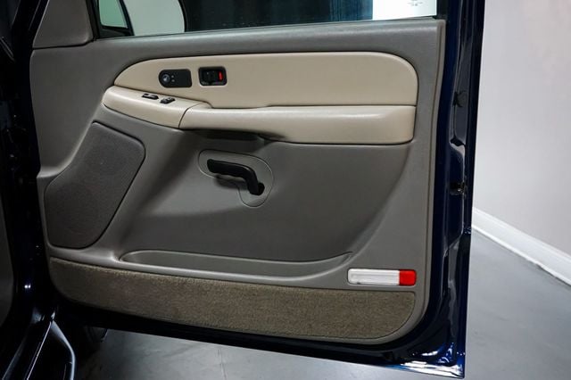 2001 GMC Yukon XL *Yukon XL SLT* *4WD* *5.3L V8* *Rear Barn Doors* - 23019839 - 29