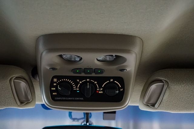 2001 GMC Yukon XL *Yukon XL SLT* *4WD* *5.3L V8* *Rear Barn Doors* - 23019839 - 43