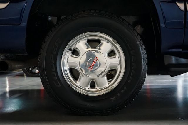 2001 GMC Yukon XL *Yukon XL SLT* *4WD* *5.3L V8* *Rear Barn Doors* - 23019839 - 46